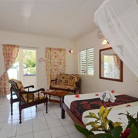 Отель Keegans Beachside Bequia Island Экстерьер фото