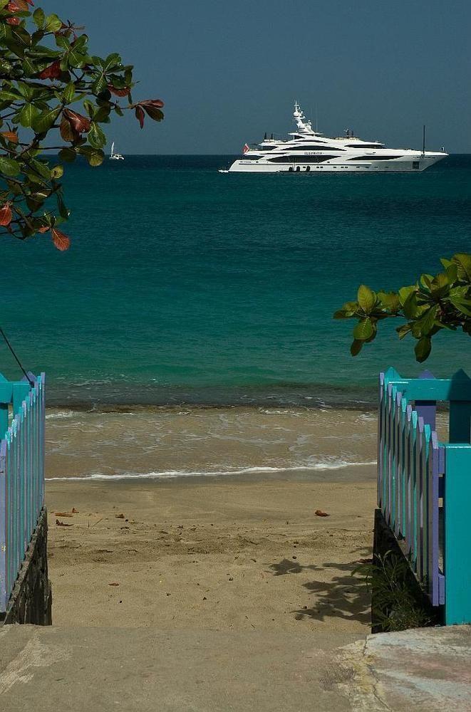 Отель Keegans Beachside Bequia Island Экстерьер фото