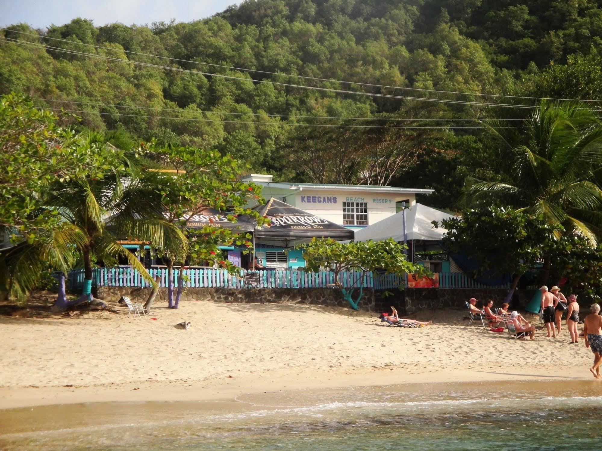 Отель Keegans Beachside Bequia Island Экстерьер фото